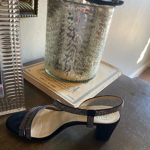 Dress Sandels - Picture 6 of 16